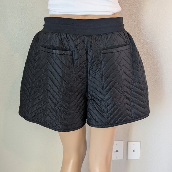 Athleta Quilted Shorts Women's Size 6 Black Apres Ski Drawstring Waist - Picture 2 of 15